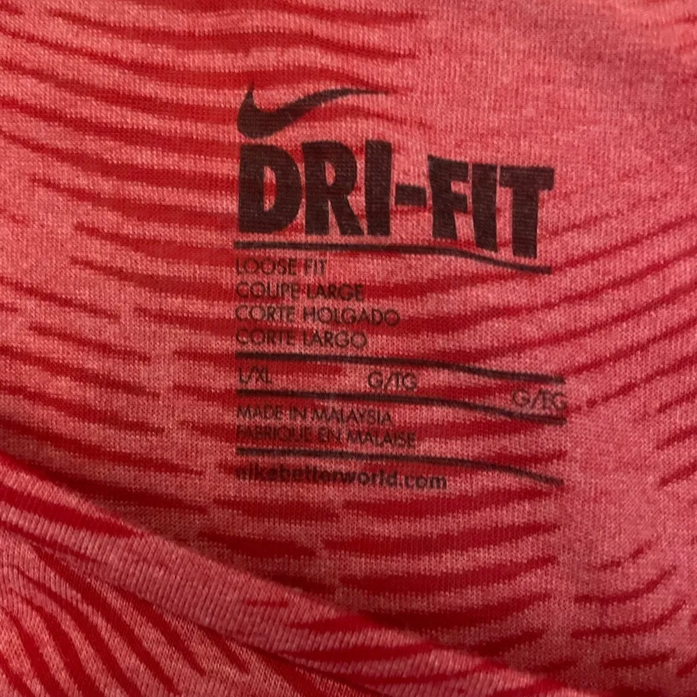 Dri-Fit 2 Tone Red Abstract Stripes Print Lightweight Sheer Short Sleeve XL - Image 3