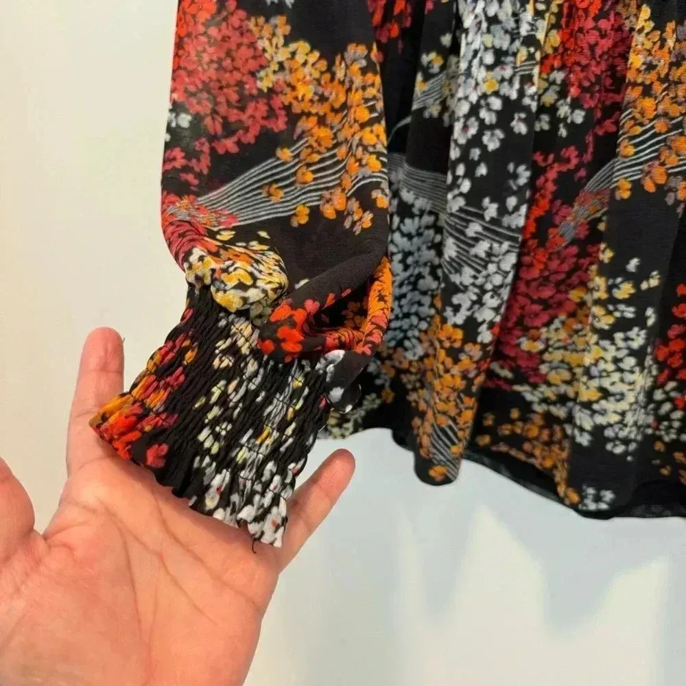 Anthropologie Akemi + Kin Adria Smocked top Floral Blouse sise XS - Image 13