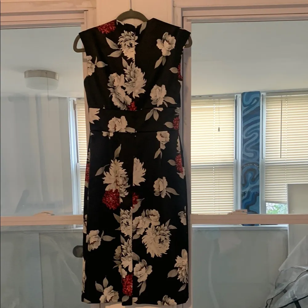White House Black Market Dress with flowers 🌺 - Image 2