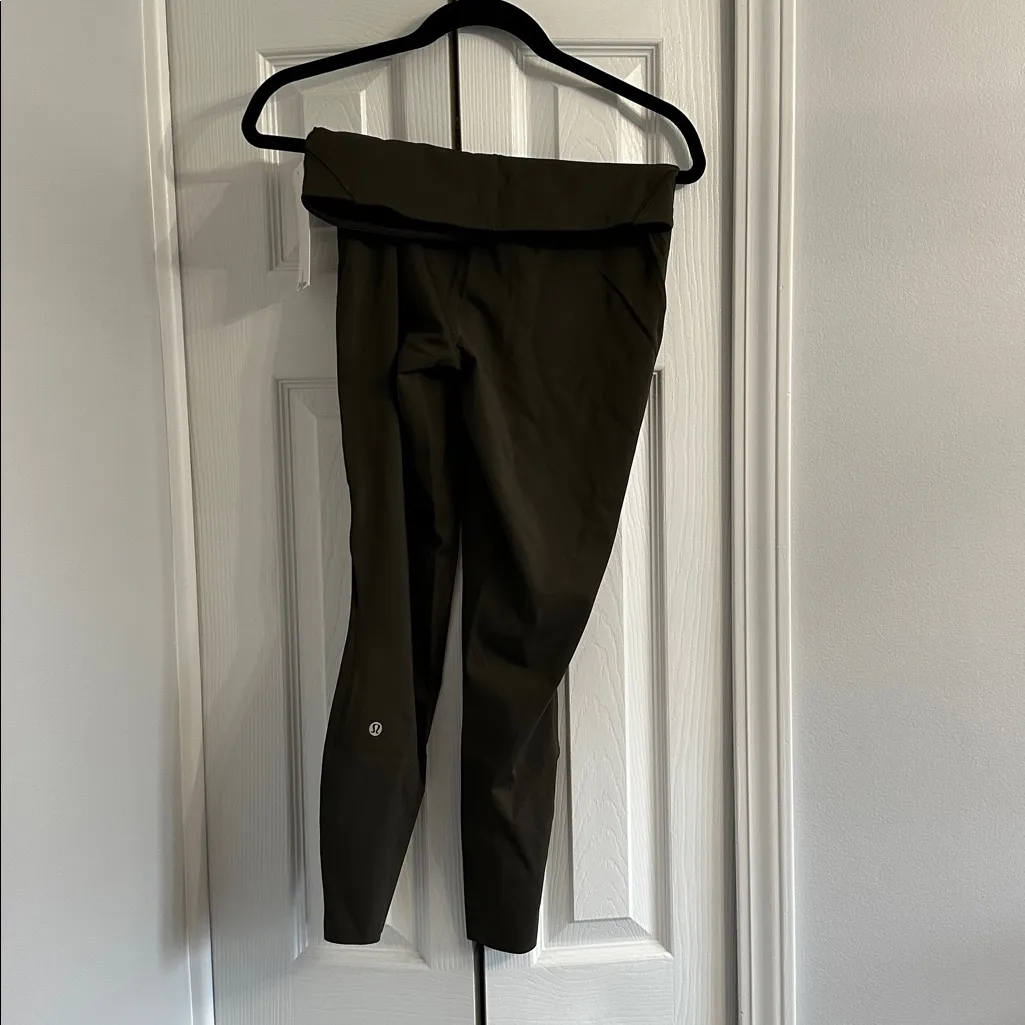 Lululemon base pace tight  size 10 - Image 3