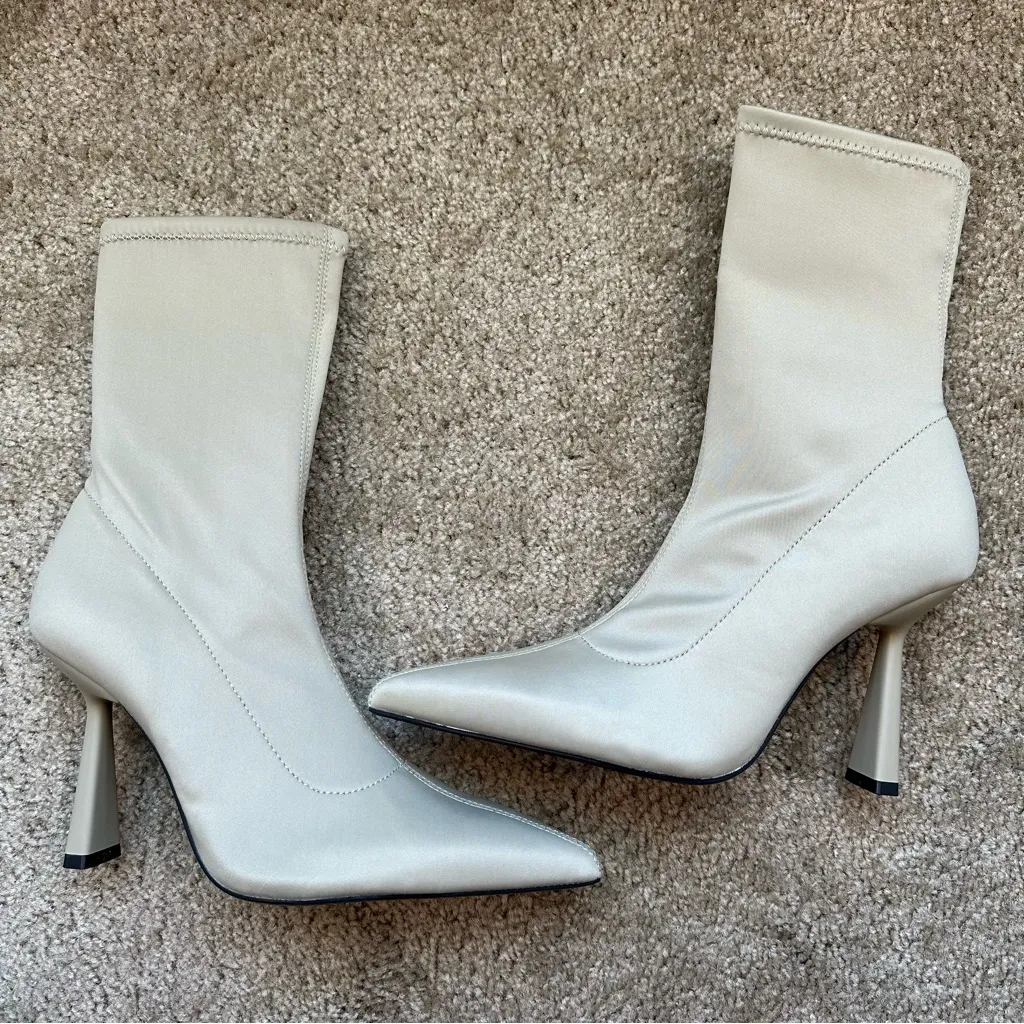 Zara Beige Ankle Boots - Image 3