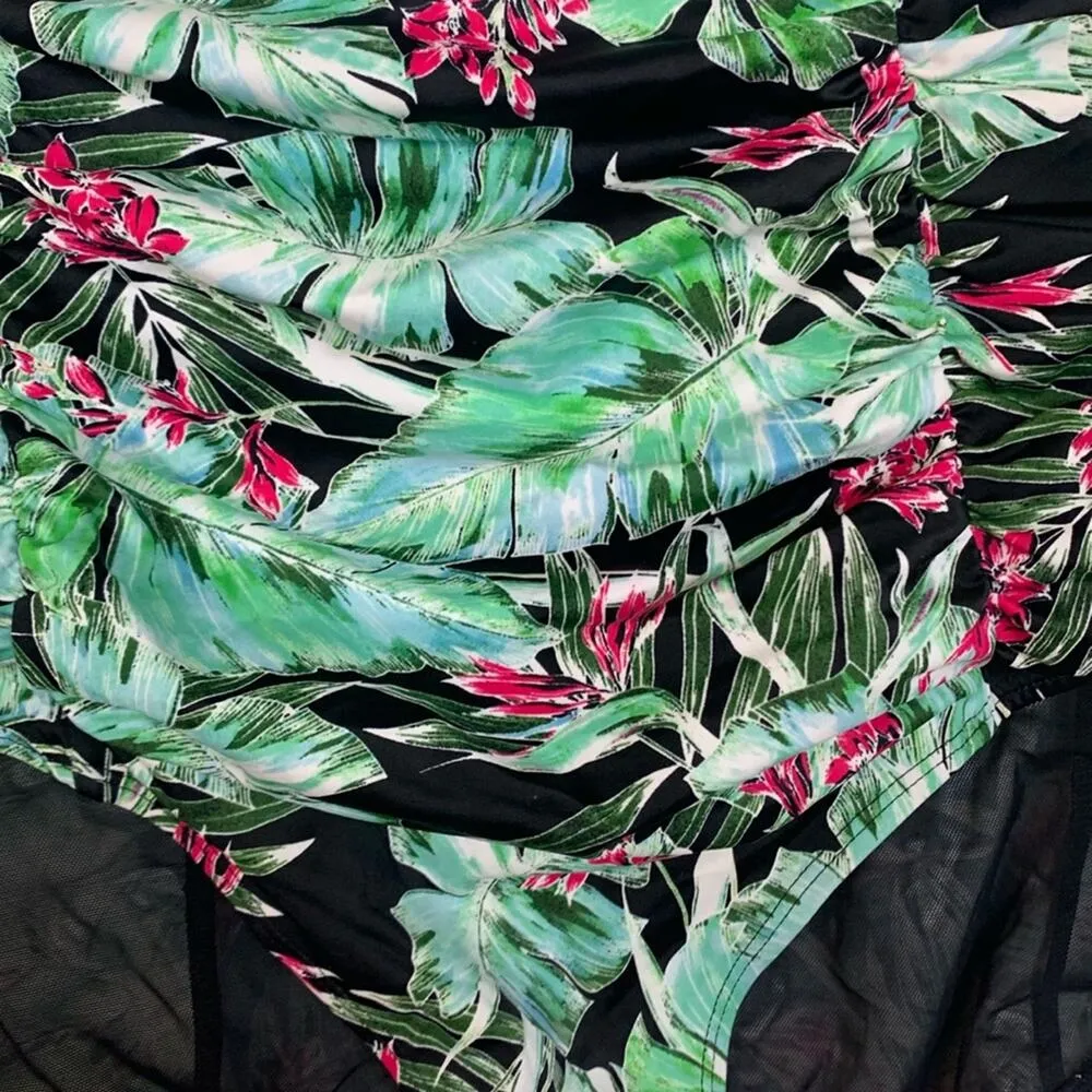 Torrid size 4 swim suit bottoms green tropical ruched bathing suit bikini floral - Image 4