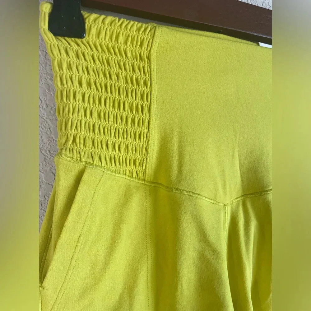 Aerie Offline Real Me Hi-Rise Short Court 4” Biker Short -Chartreuse size XS NWT - Image 3