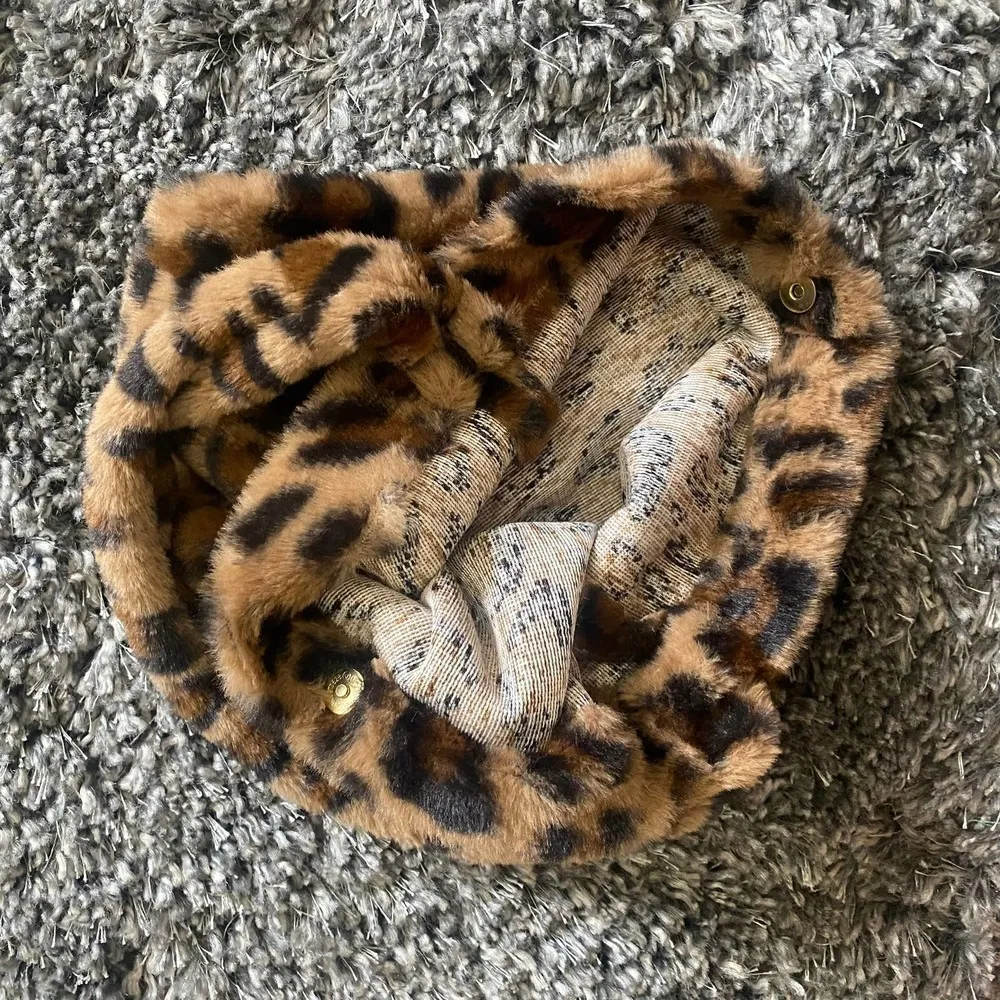 Faux Fur Leoprd Small Tote Bag in Brown​​​​​​​​ Brown - Image 3