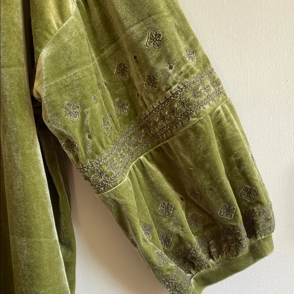 Elegant Olive Velvet Button - Image 7