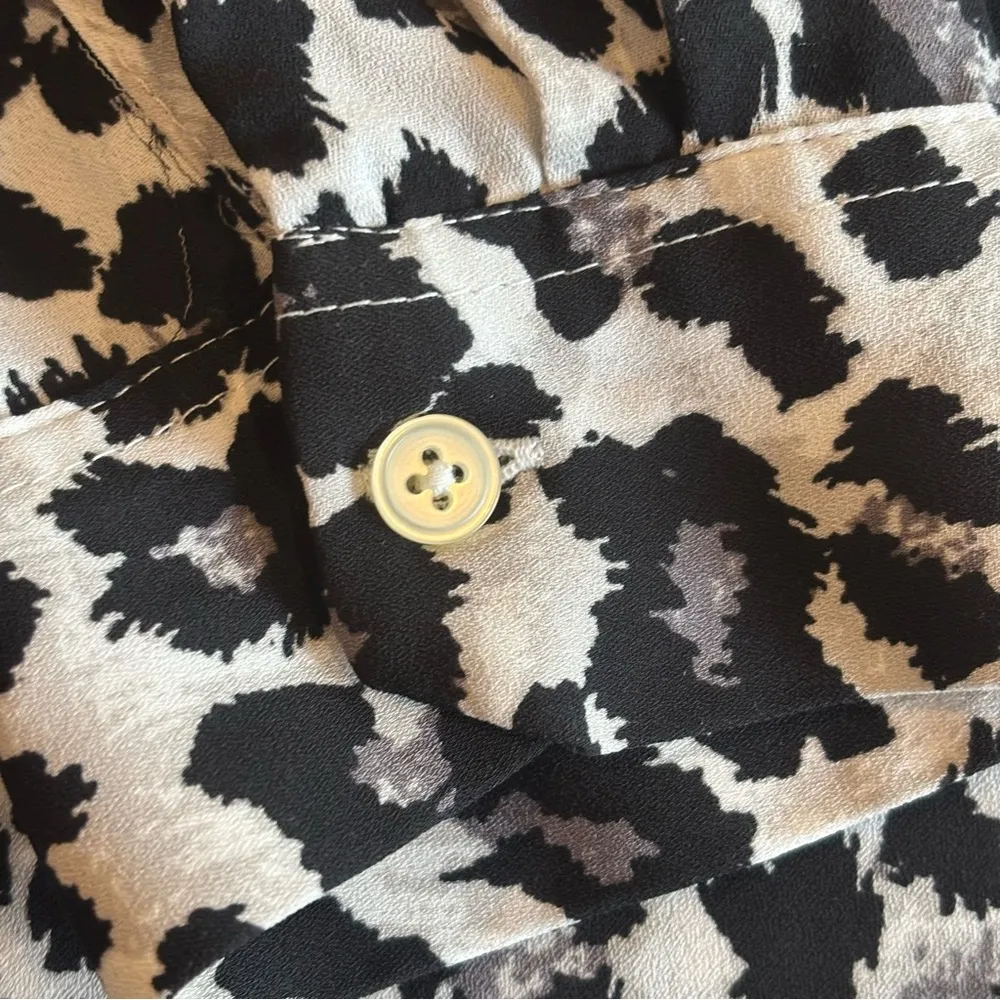 LOFT Outlet Women’s Button Up Snow‎ Leopard Print Long Sleeve Collared Blouse S - Image 10