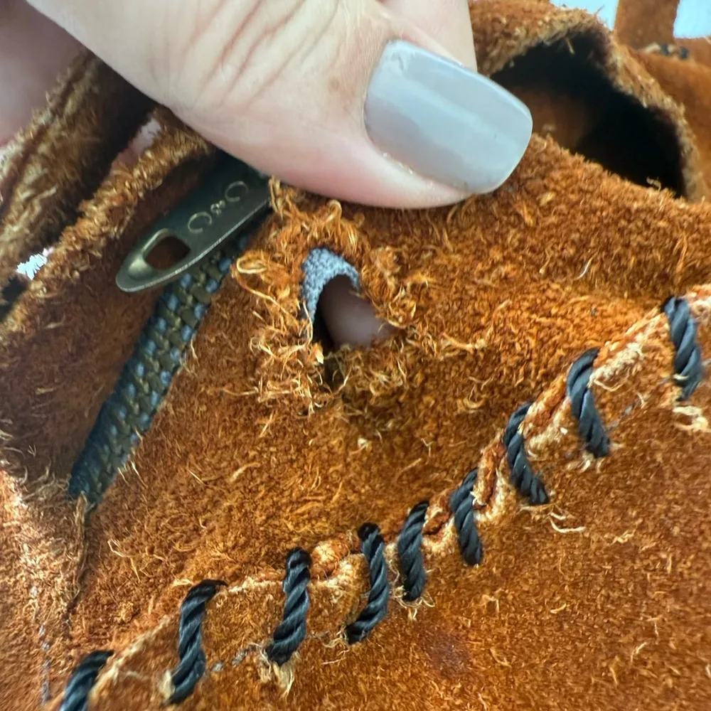 Vintage Suede Handmade Bear Claw American Indian Made? Unique crossbody purse - Image 10