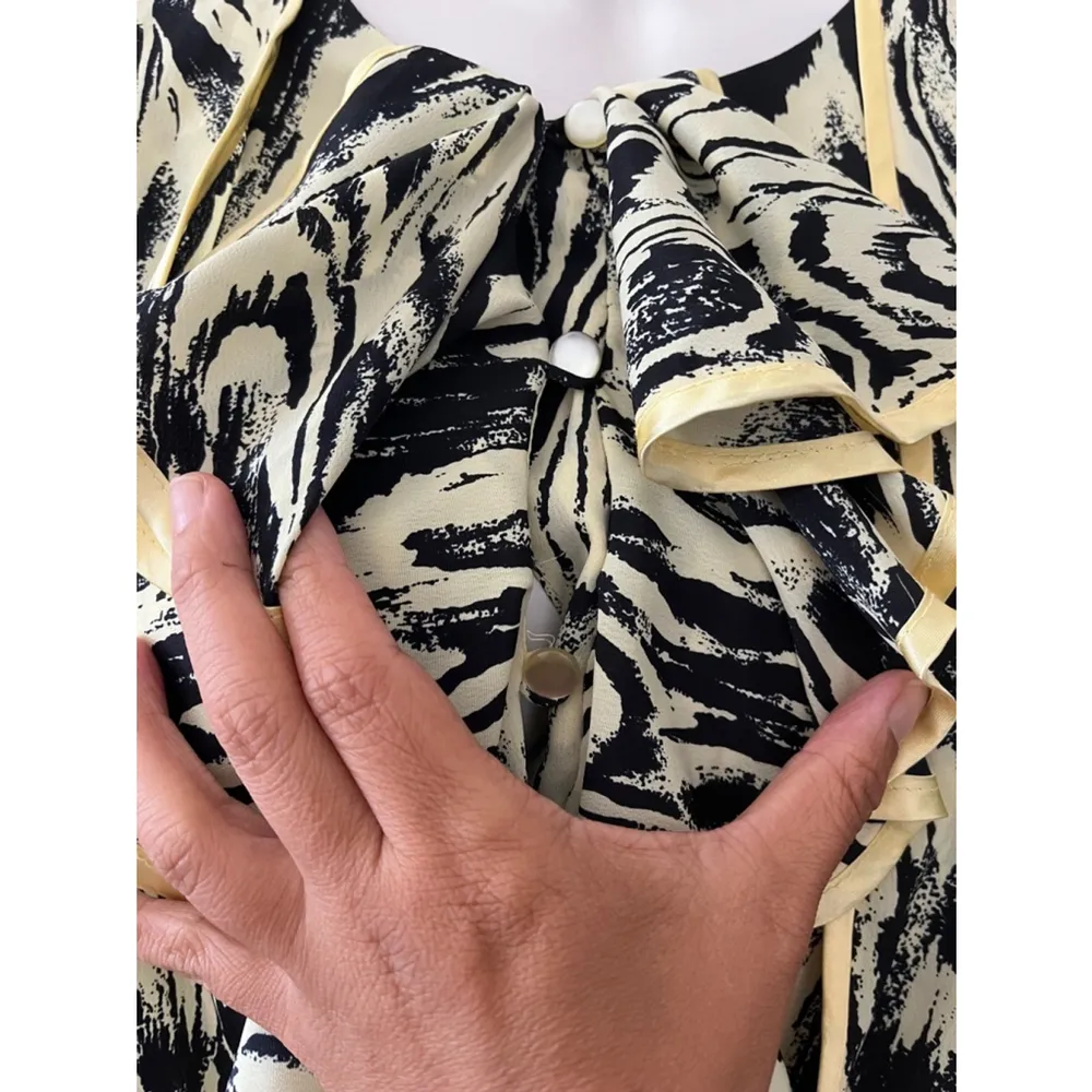 Vintage 80s yellow black brushstroke avante garde high neck ruffle button dress Size M - Image 5