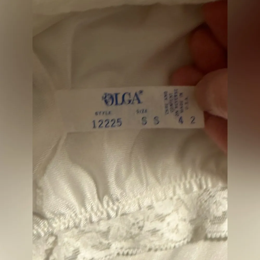 EUC Vintage Olga White Lace Half Slip Skirt size small - Image 4