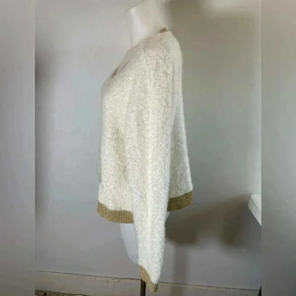 Juicy‎ Couture cream & gold fuzzy sweater Super Soft Crop Top Size XL EUC 0022 - Image 4