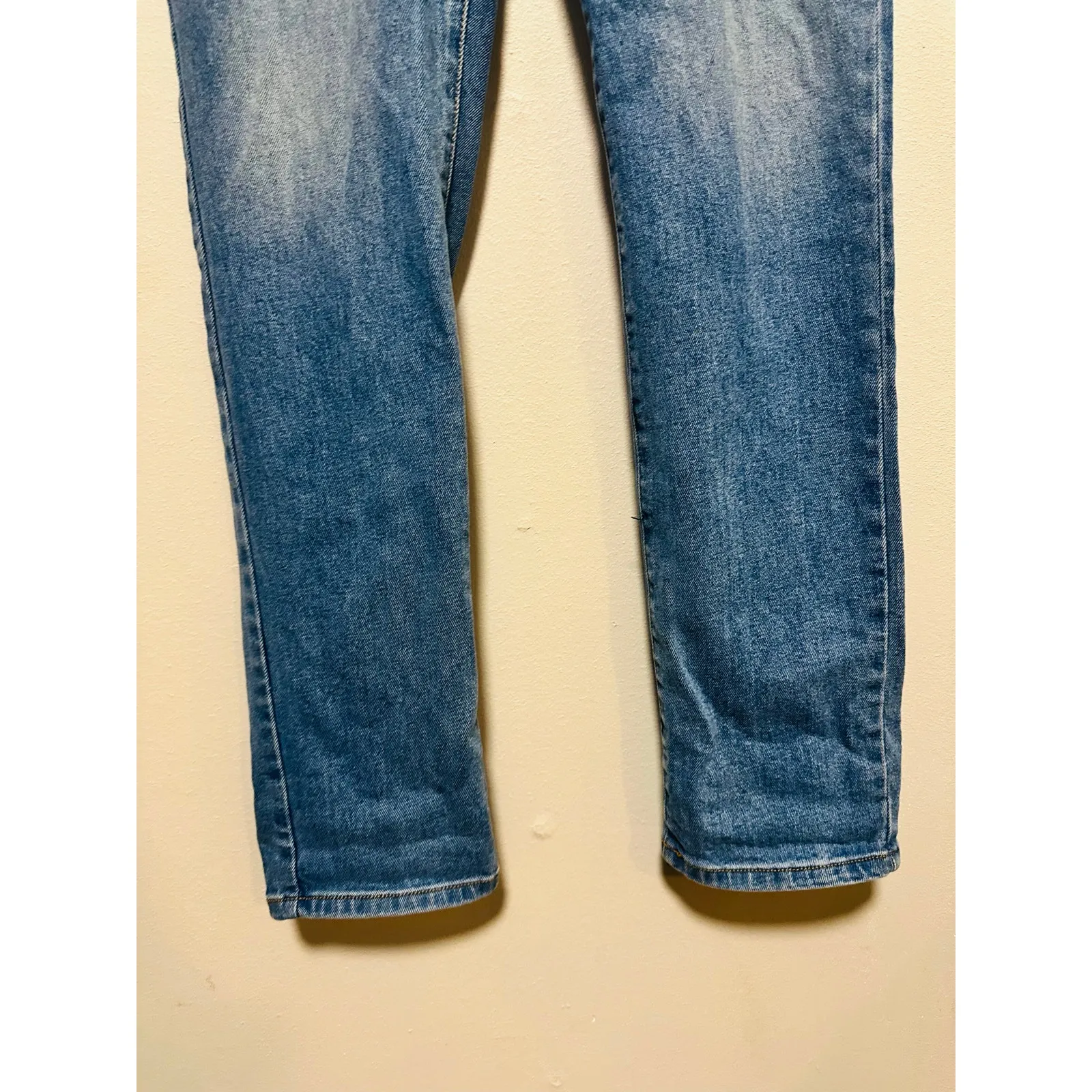 REVICE Women’s Uptown Medium Wash Denim High Waisted Star Patch Jeans size 28 - Image 12