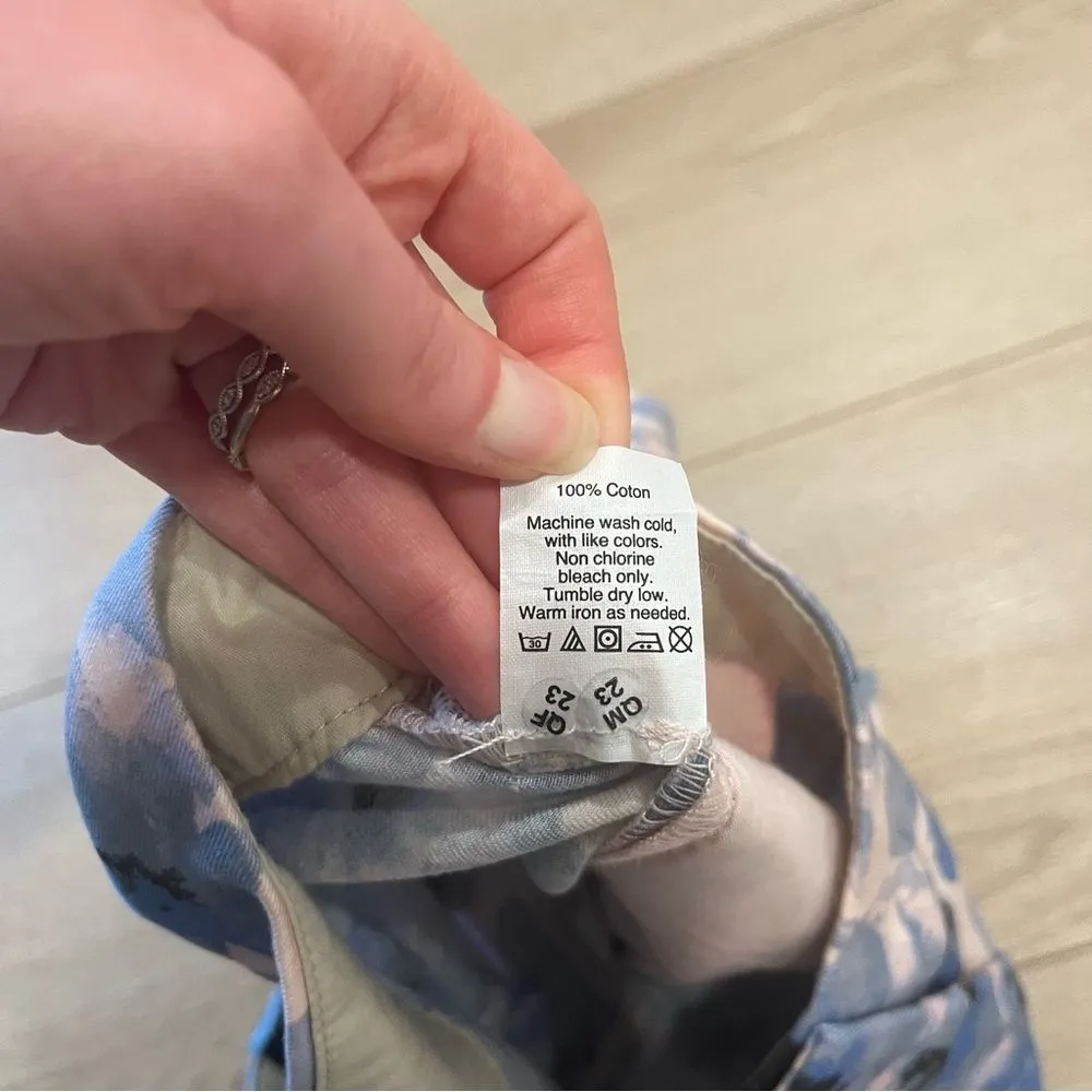 NWT J. Crew 5” Printed Chino Short Blue Pink Watercolor Floral Size 2 - Image 4