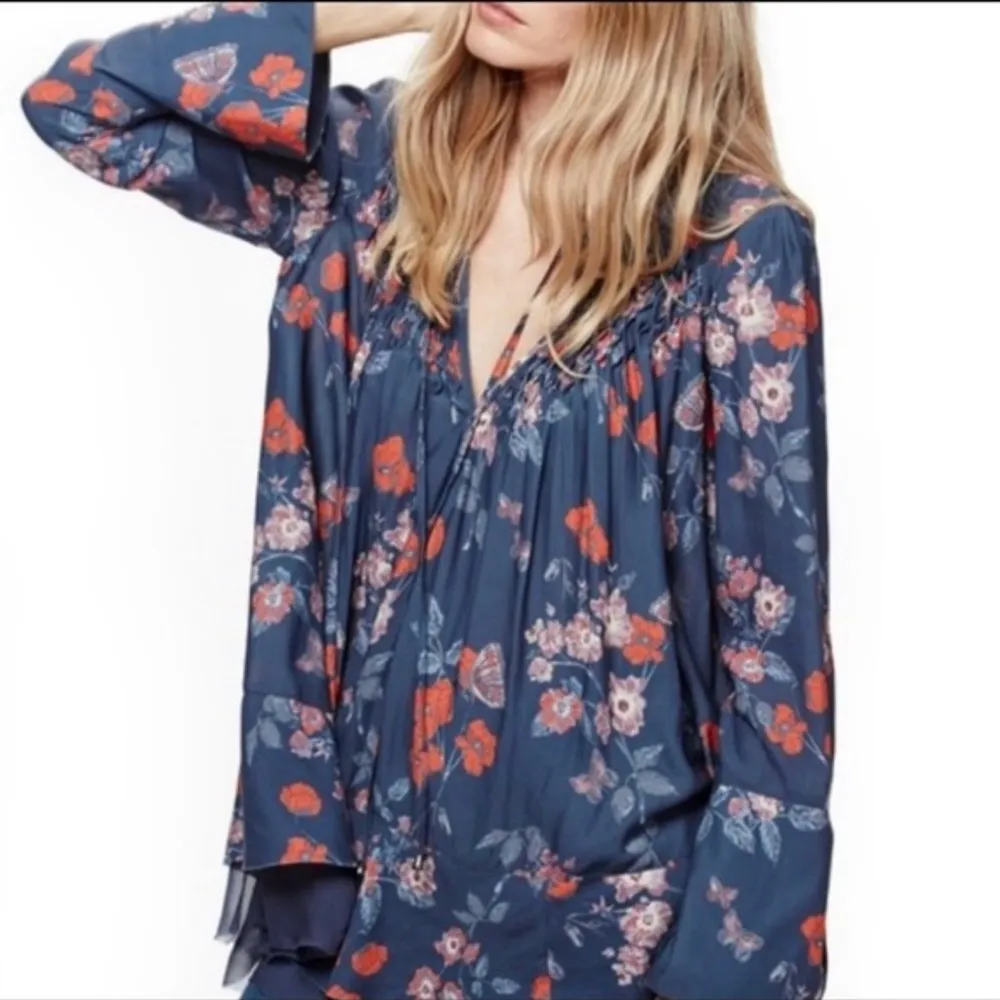 Free People Pebble Crepe So Fine Smoked Bohemian Tunic Top Navy Floral in Small - Image 3