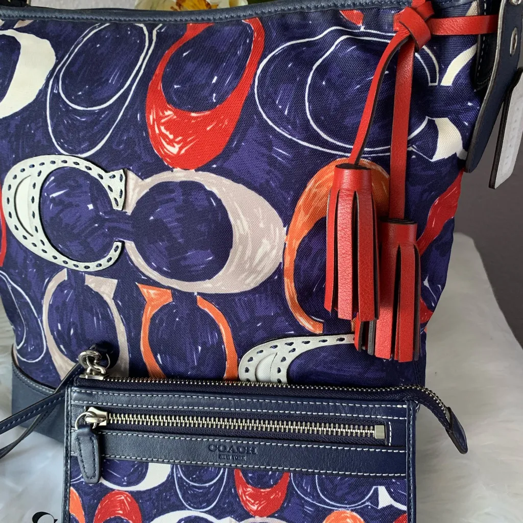 RARE COACH LEGACY HERITAGE SIGNATURE “C” PRINT DUFFLE HOBO/CROSSBODY BAG - Image 5