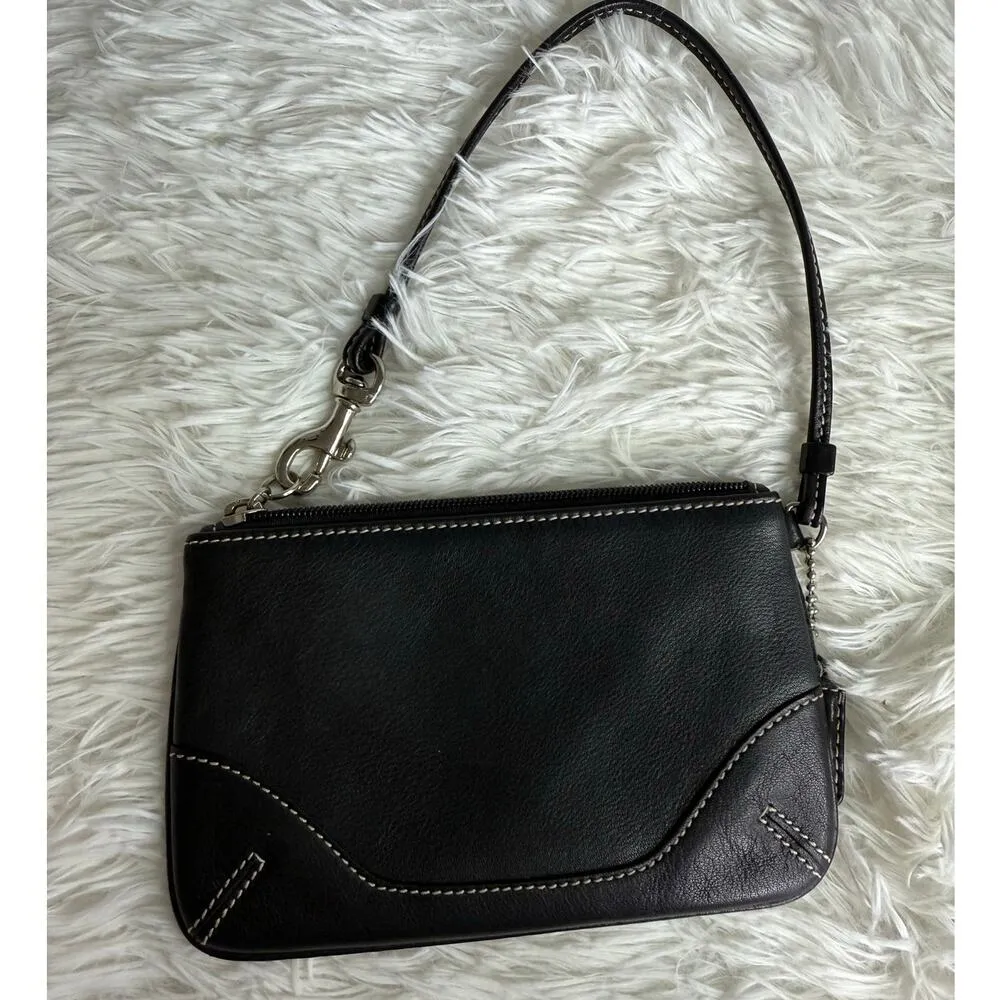 y2k COACH Leatherware Black Wristlet - Image 2