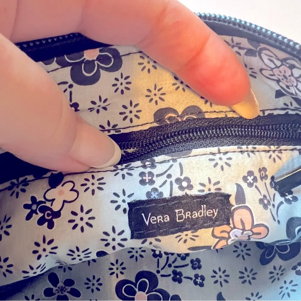 Vera Bradley quilted zippered wallet, floral print 8.5”x5.5” - Image 5