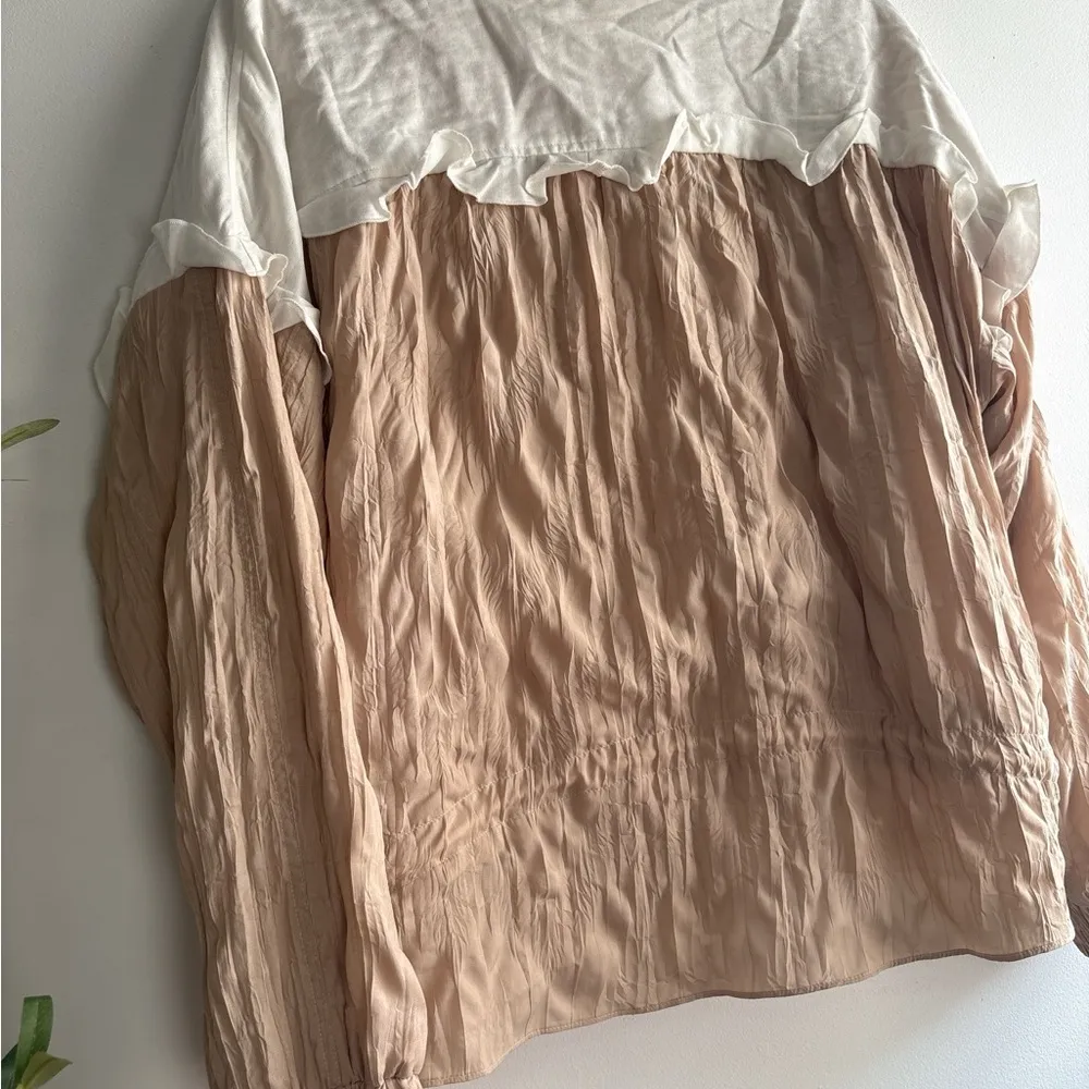 Elegant Beige and White Utility Jacket Tan Size L - Image 2