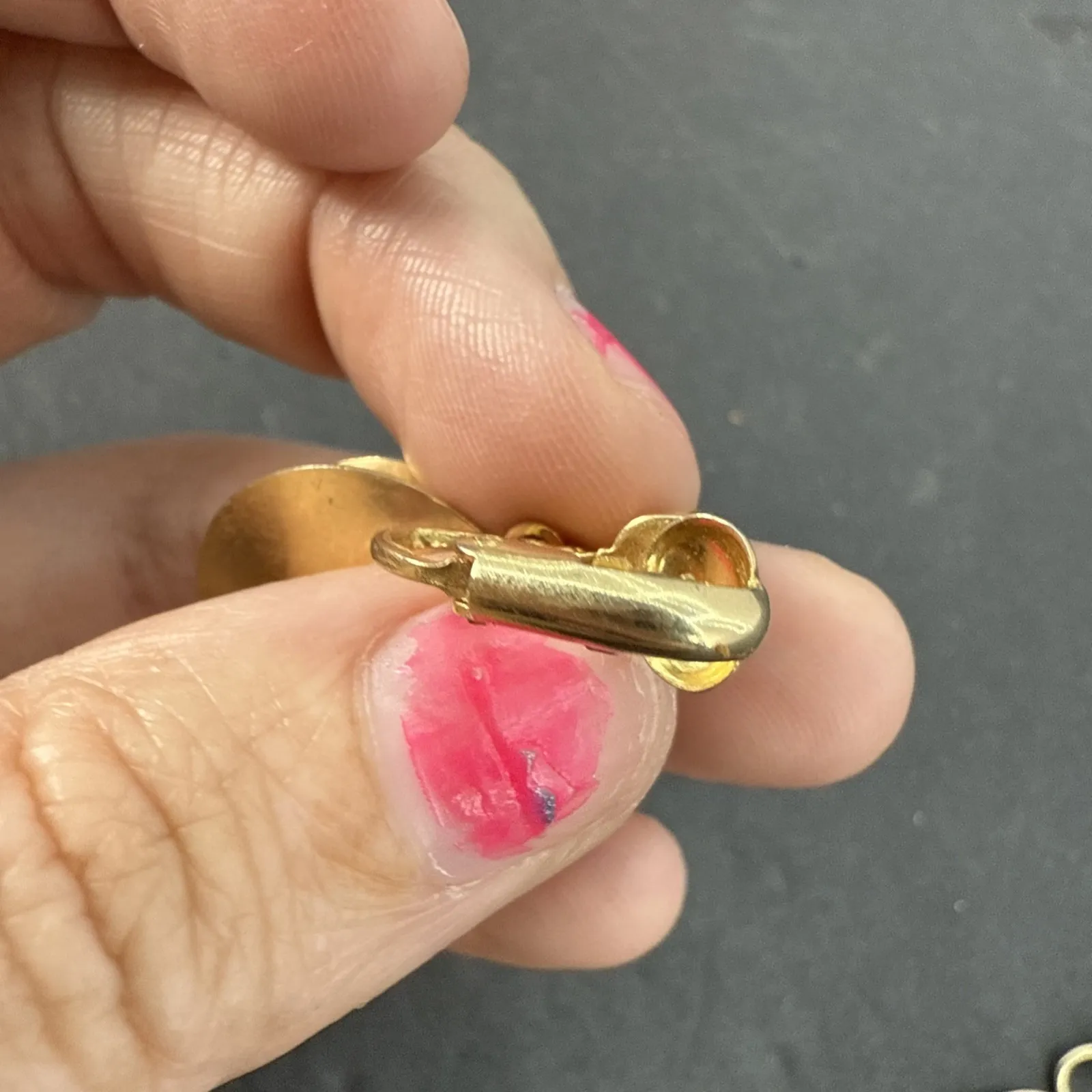 Vintage Sarah Coventry Clip On Gold Tone Coffee/ Tea Cup Cabochon Dangle Earring - Image 5