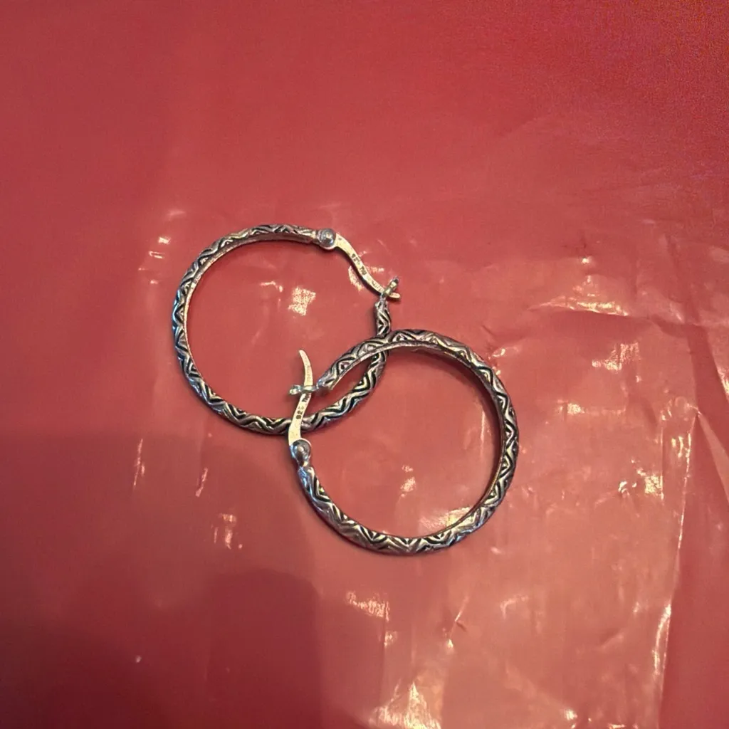 Intricate Silver Zigzag Hoop Earrings - Image 5