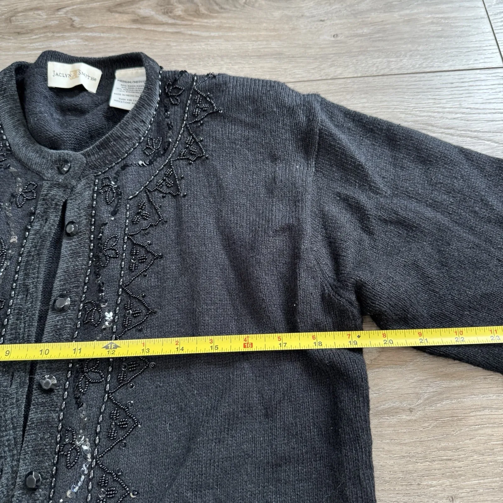 Jaclyn Smith Women's Cardigan‎ Sweater Size Medium Black Beaded - Image 4