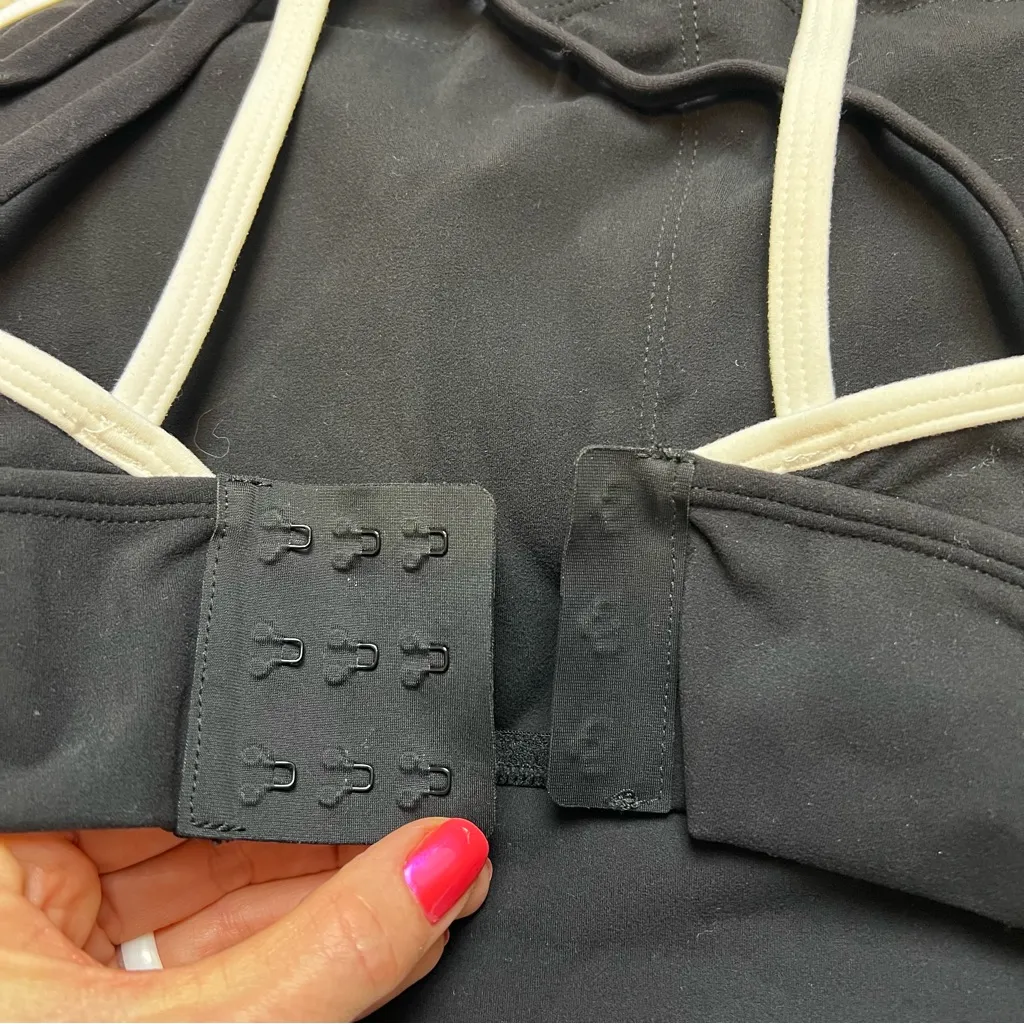 BUFFBUNNY Geo Sports Bra Onyx Black/White. Size Large. New With Tags. - Image 9