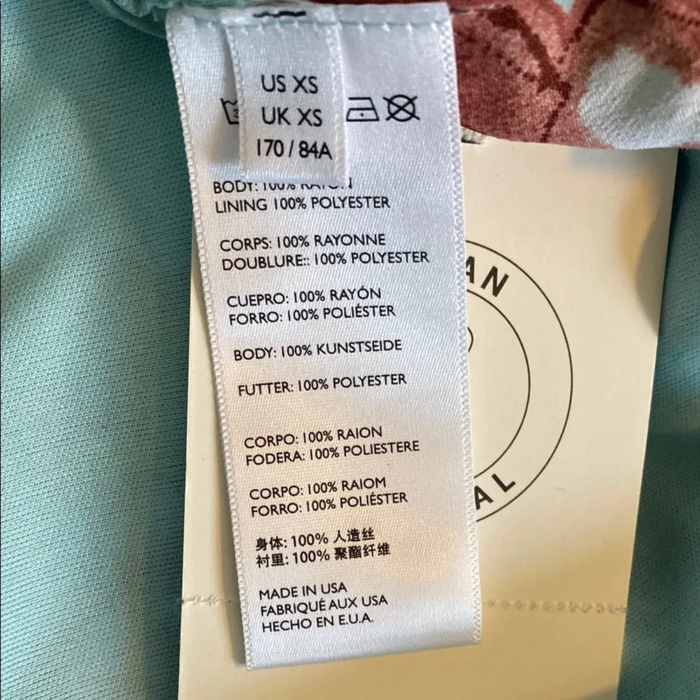 Urban Outfitters Renewal Size Extra Small XS Floral Blue Crop Top New with tag - Image 8