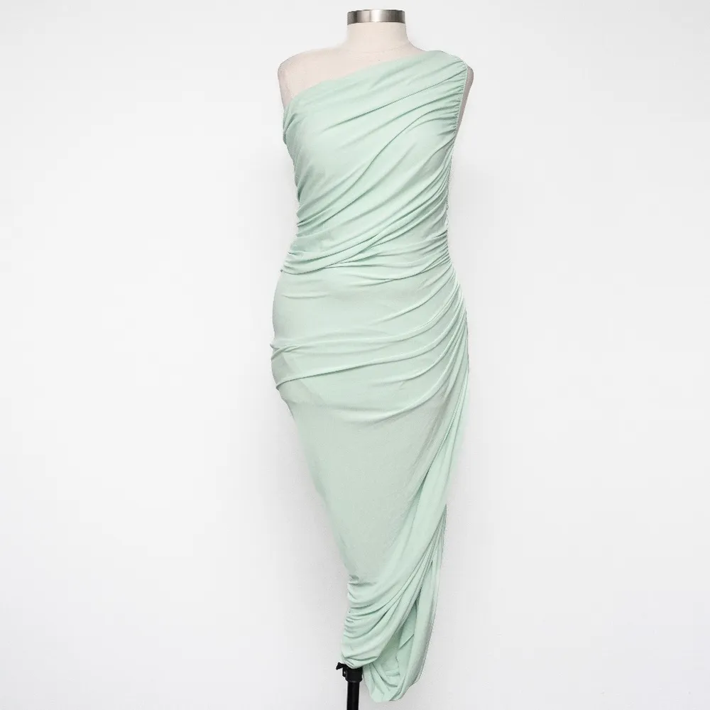 Norma Kamali. Diana Midi Stretch One Shoulder Dress - Image 2