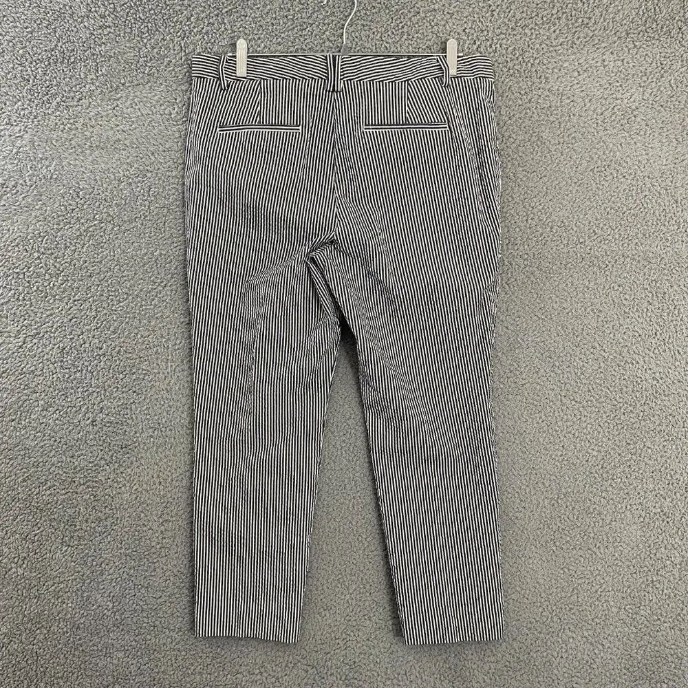 Ann Taylor‎ Pants Women 12 Navy White Striped Seersucker Ankle - Image 5