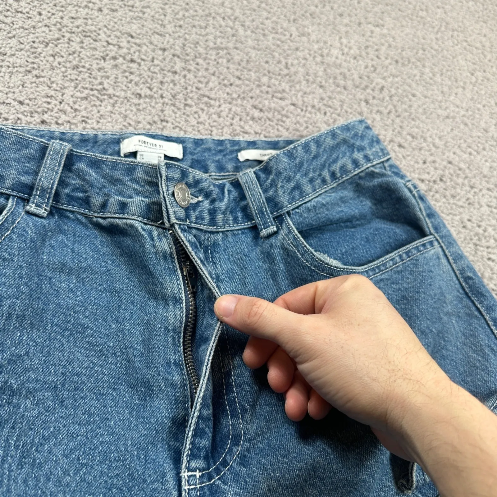 Y2K Cargo Jeans Multi Pocket Denim Pants Blue Women's 28 Light Wash Wide Leg F21 - Image 5