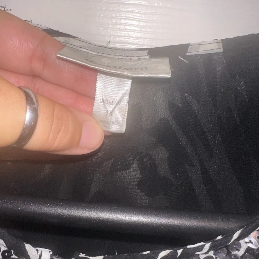 Dress‎ Barn 1X Black & White Zebra-esque Sequin Accent Cinch Top - Image 6