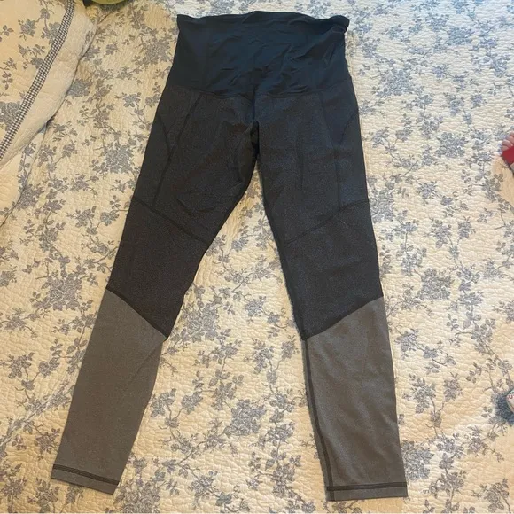 Isabel Maternity for Target Gray and Black Maternity Active Leggings Size Large - Image 1