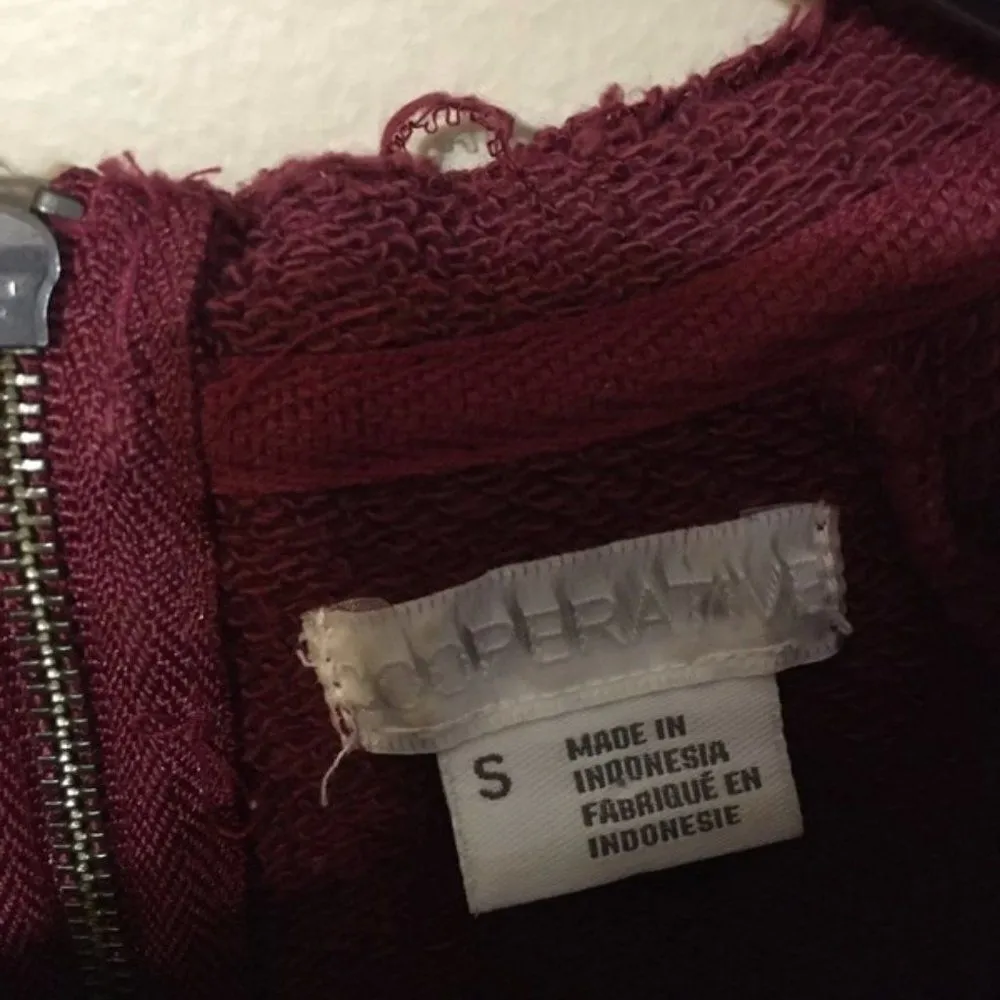 Cooperative Coperative small burgundy top - Image 5