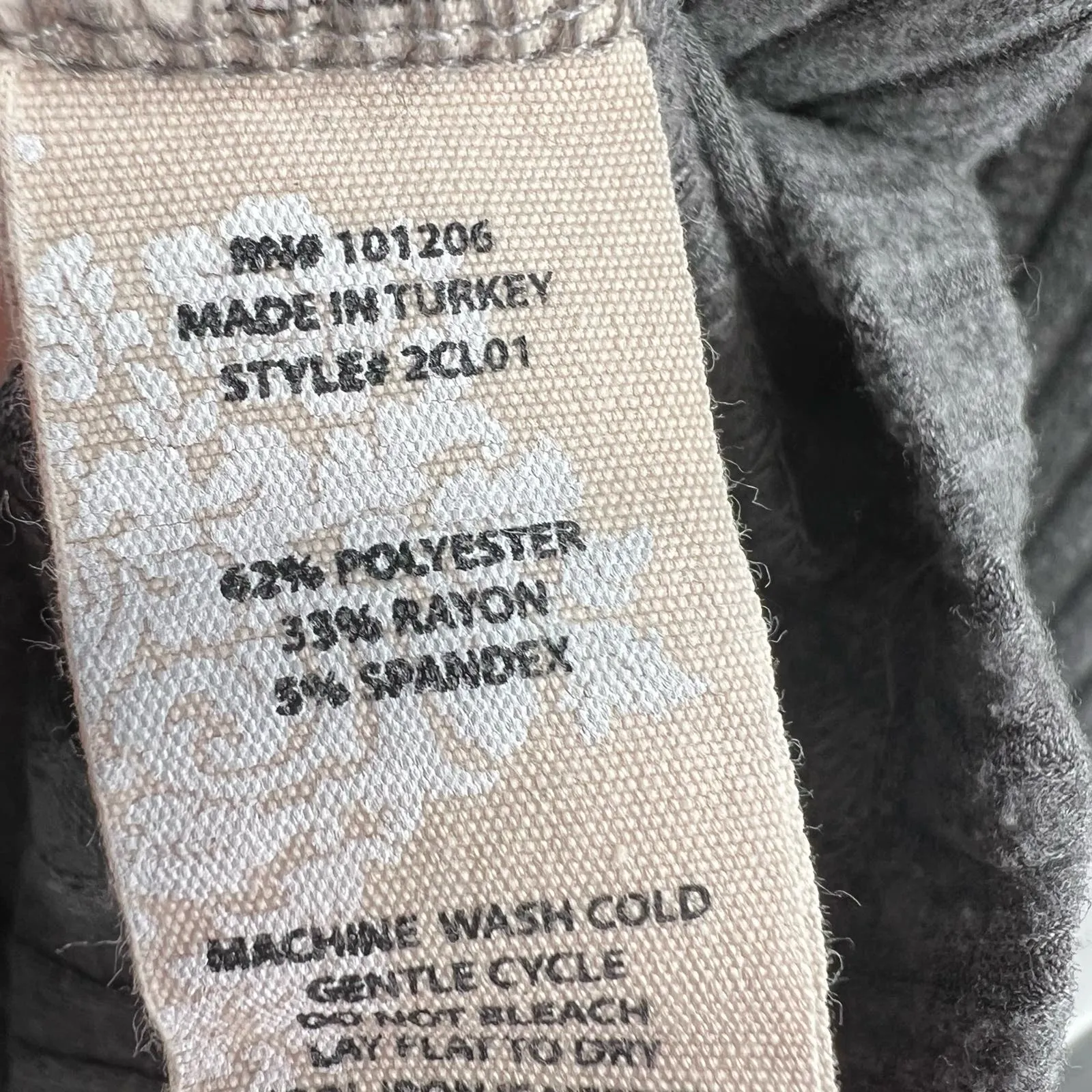 Soft Surroundings  Grey Ribbed Top Size‎ XL - Image 5