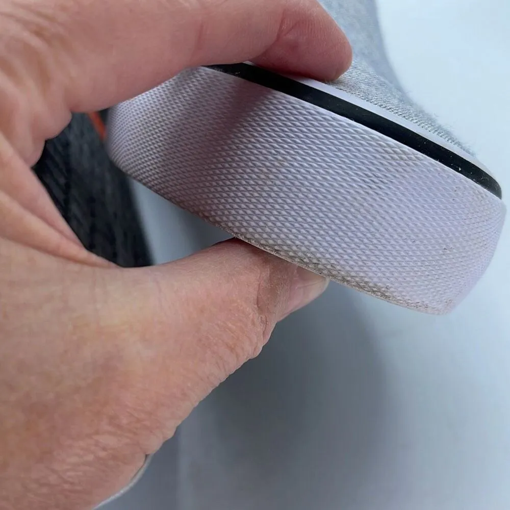 Lugz size 8.5 woman’s clipper classic slip on Silver - Image 3