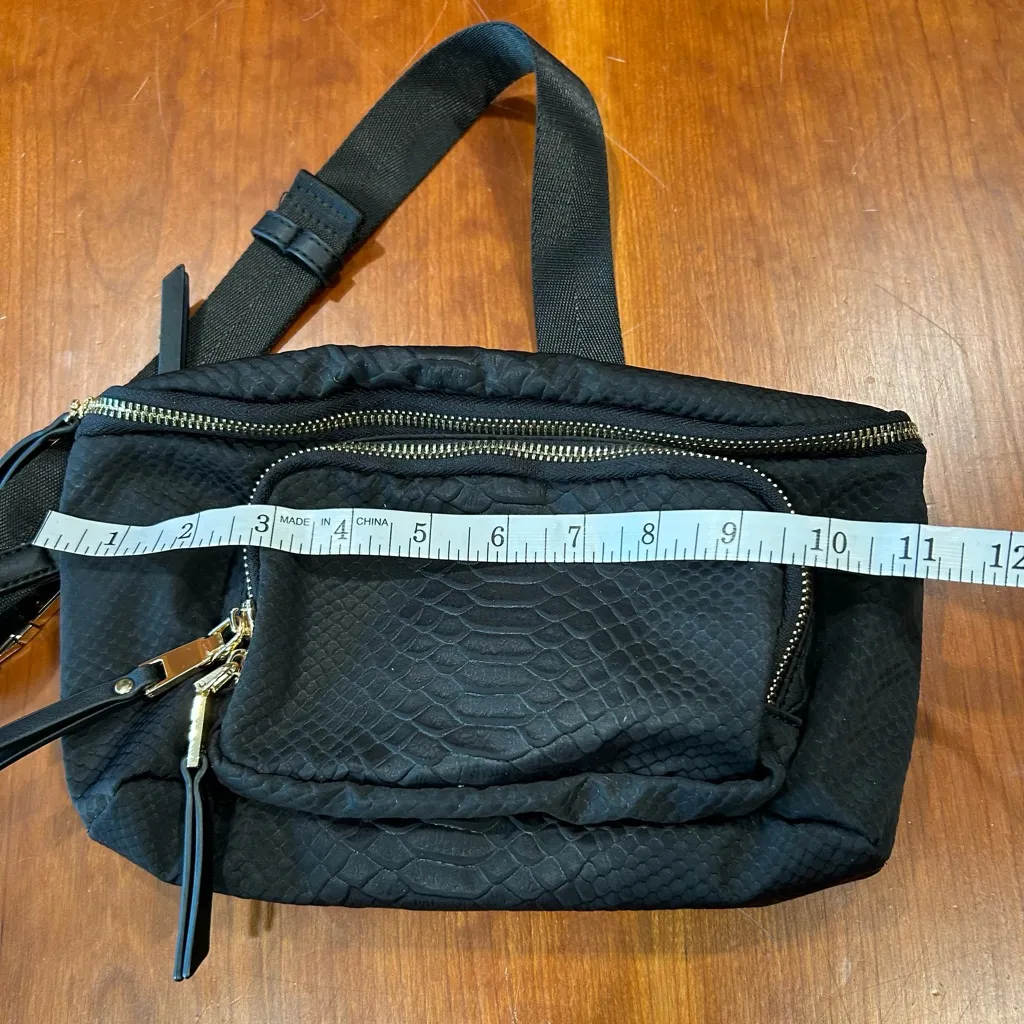 Sol and Selene Fanny bag Black - Image 6