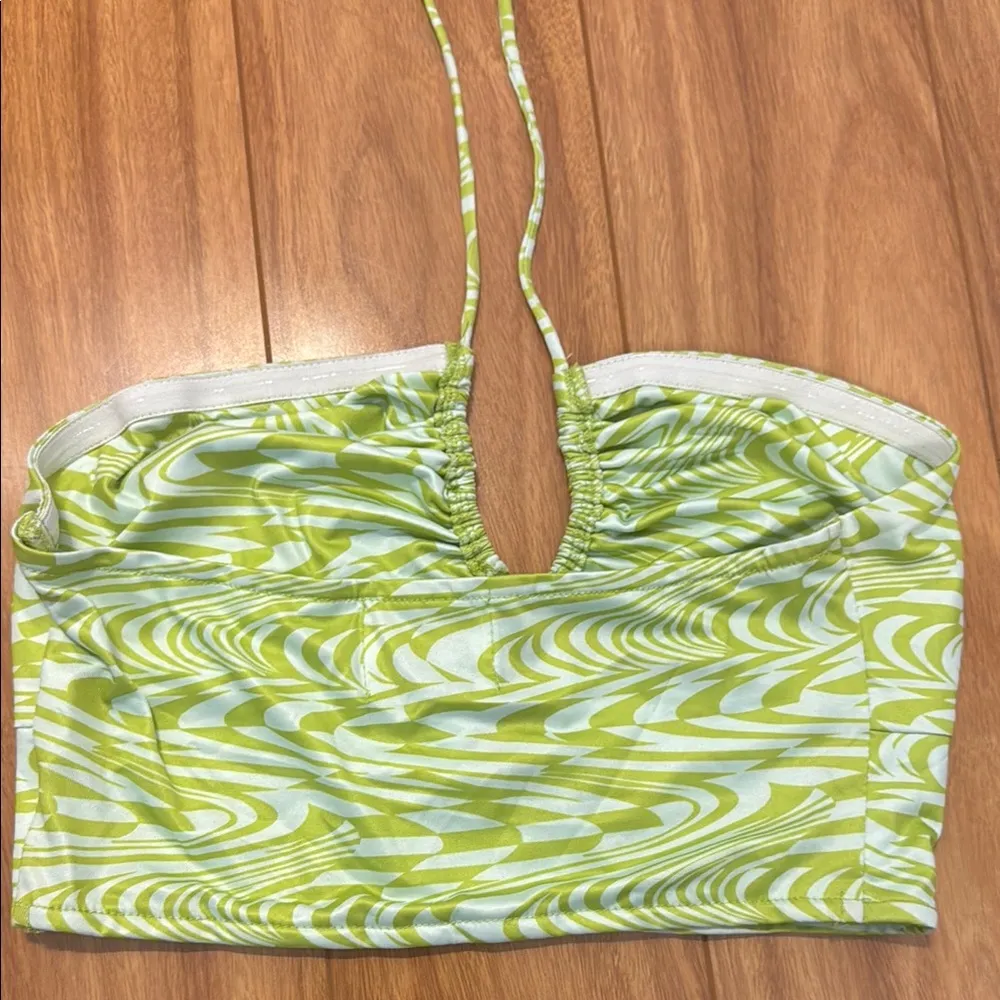 Princess Polly Green Swirl Halter Top - Image 3