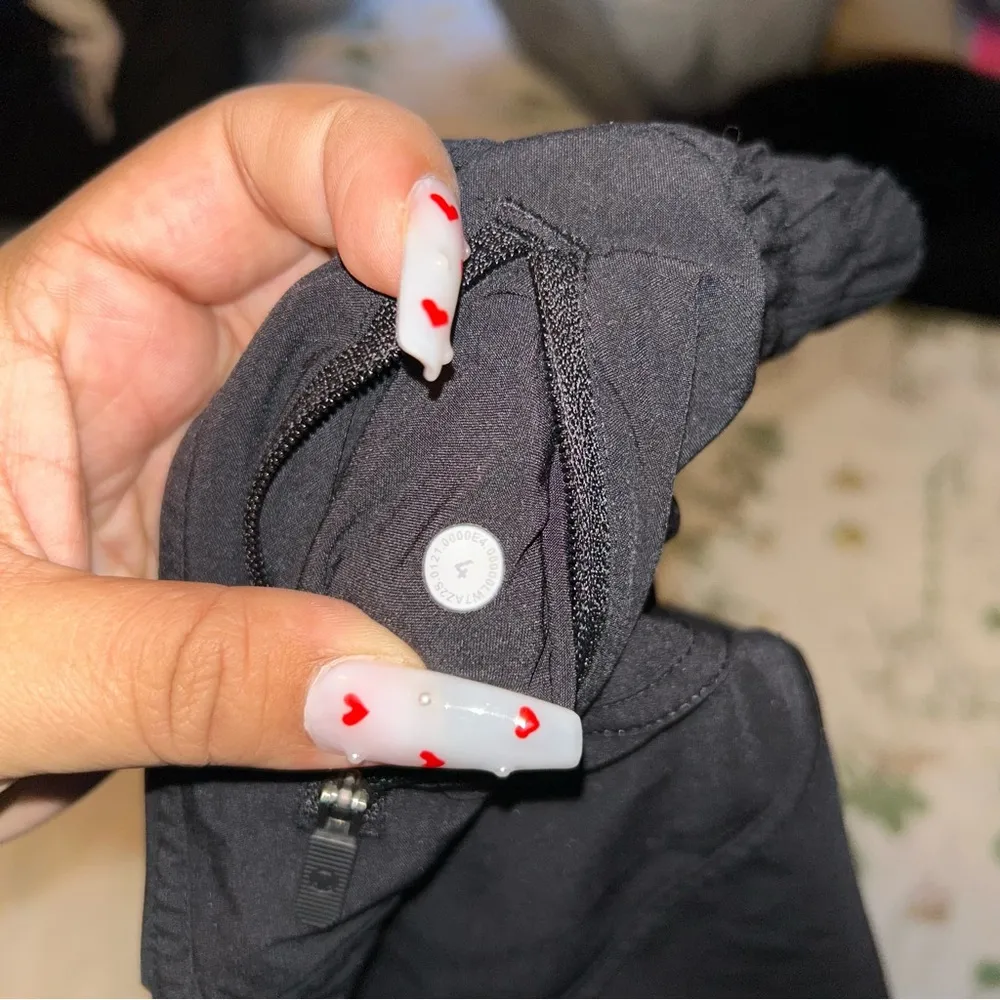 Lululemon Tracker Short V *4" Black - Image 5