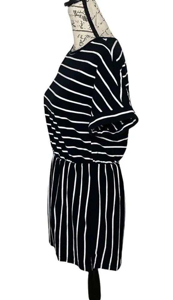 Shein Black White Striped Romper Keyhole Back Medium - Image 5