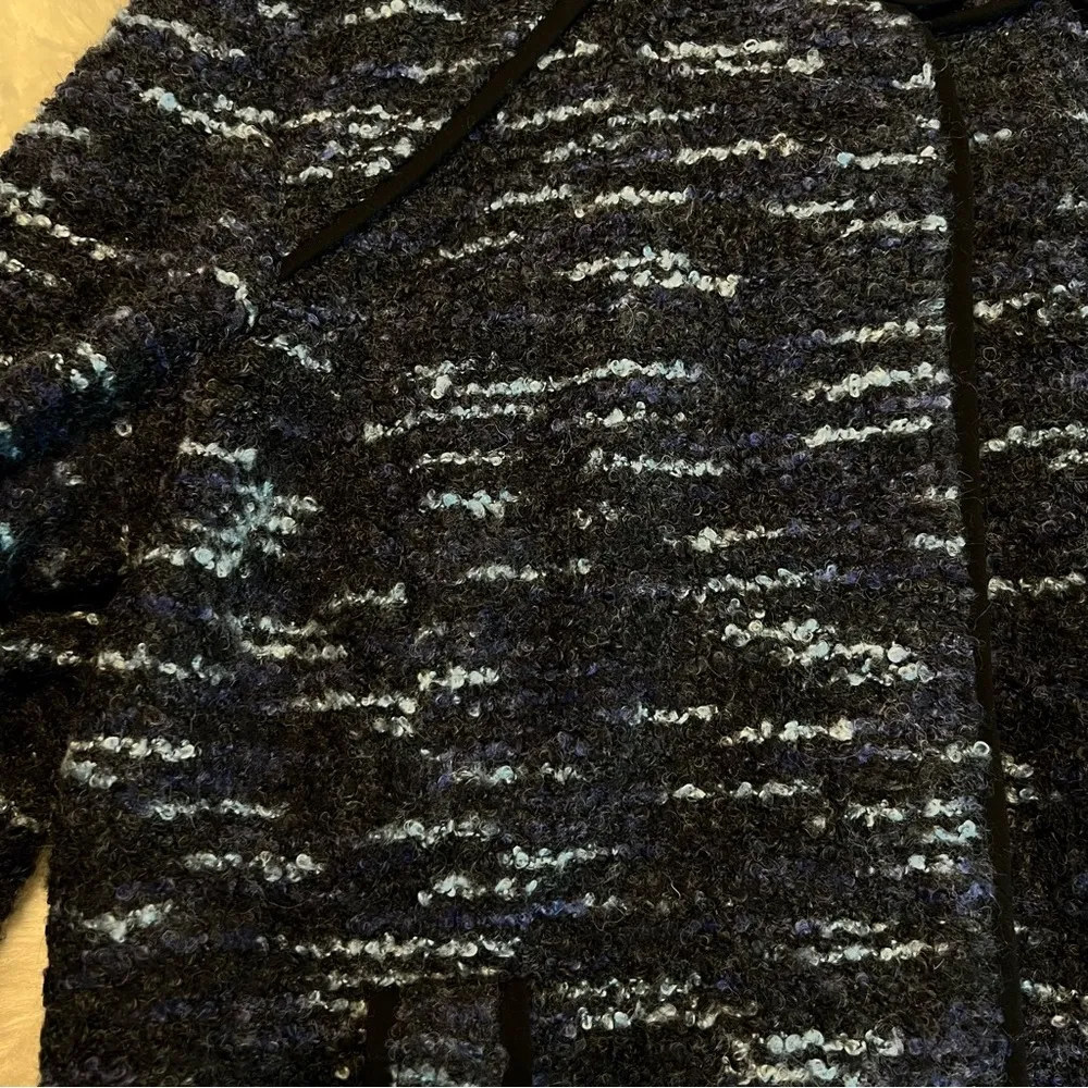 Sandro Sportwear wool blend boucle Button front jacket Size Medium no belt - Image 6