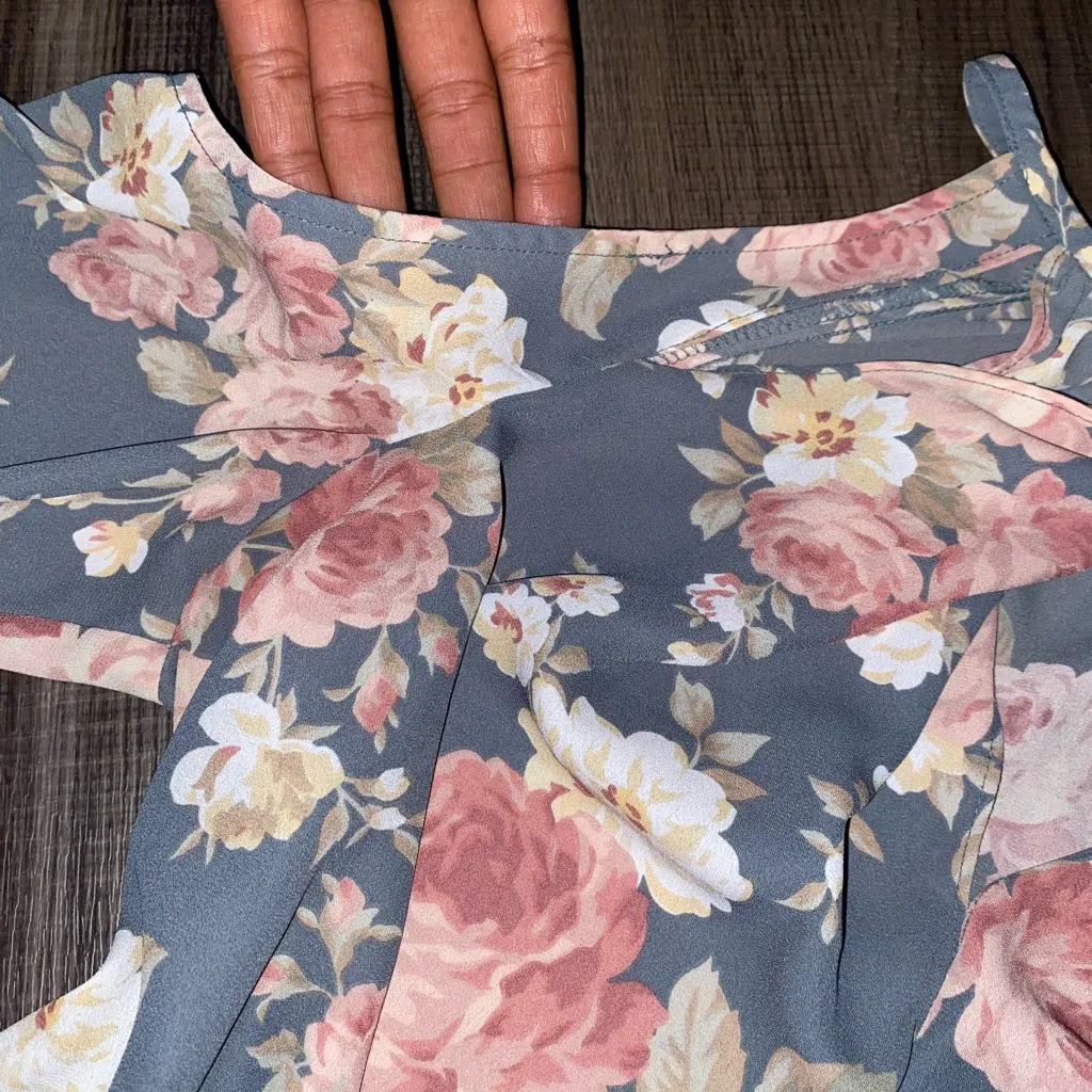 Bold Elements  cold shoulder Floral Blouse - Image 3