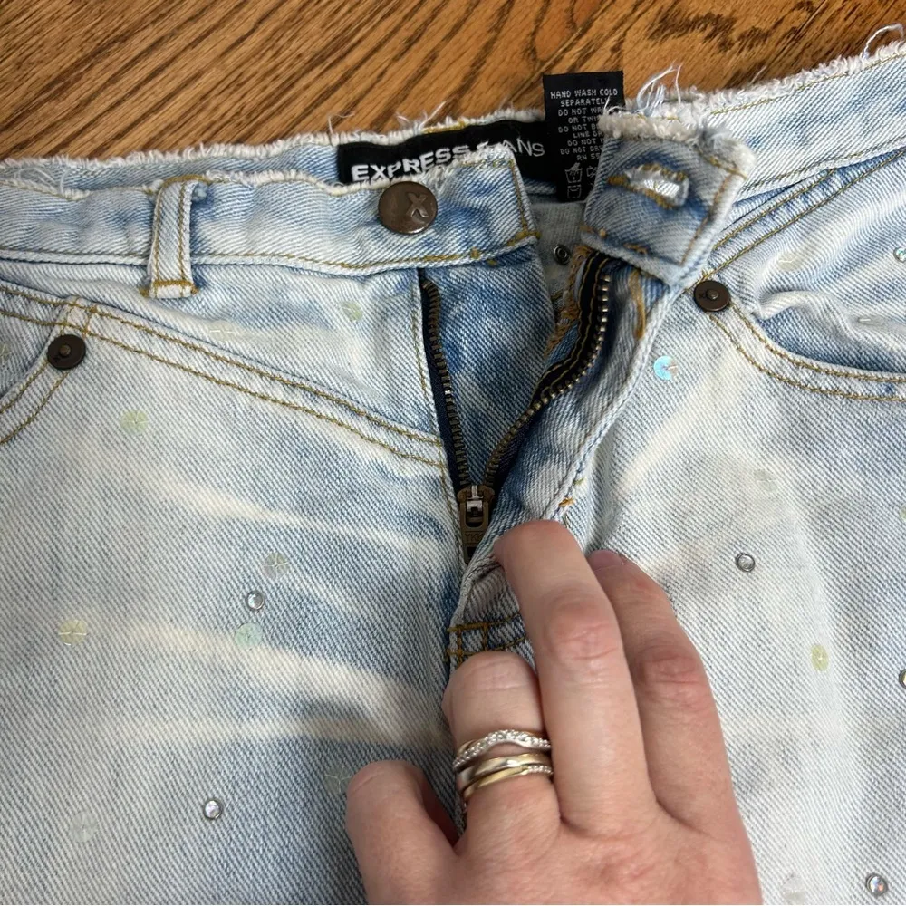 Express Y2k Embellished Bleached Denim Mini Skirt Size 7/8 - Image 6