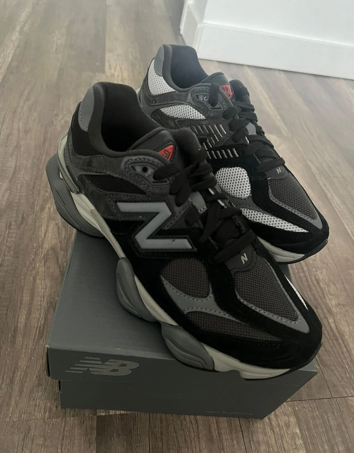 New Balance Unisex Black 9060 - Image 2