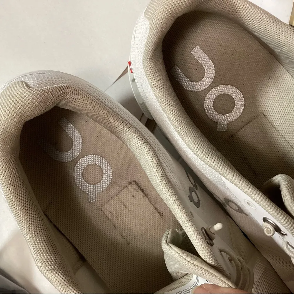 On cloud women’s running sneakers cloud 5 White Size 10.5 - Image 12