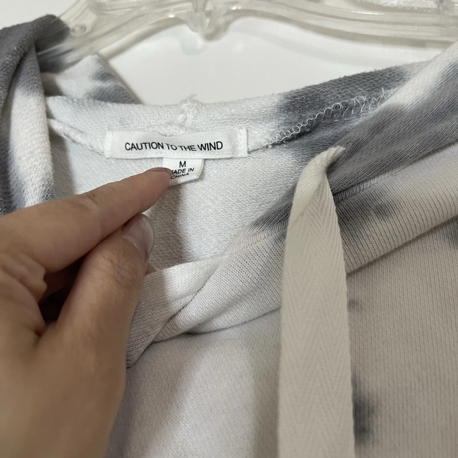 Caution to the wind tie dye gray white pullover sweatshirt hoodie size medium - Image 2