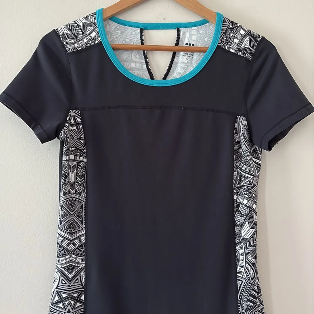 Title Nine Dream Dress Short Sleeve Stretch Keyhole Back Mixed Print Black Sz S - Image 2