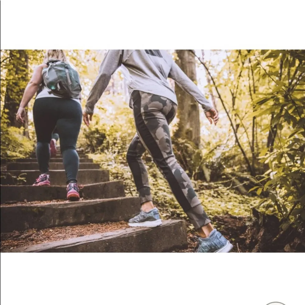 Athleta Essex Camo Hybrid Green/Black Tights - Image 8