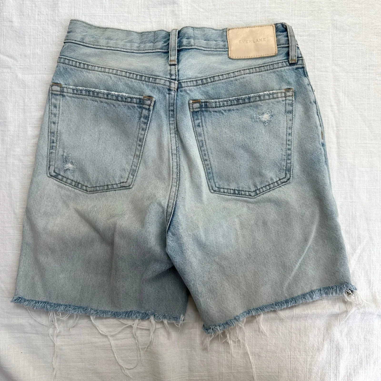 Everlane Cheeky Denim Shorts Long Distressed Raw Hem Light Wash‎ Size 23 - Image 4