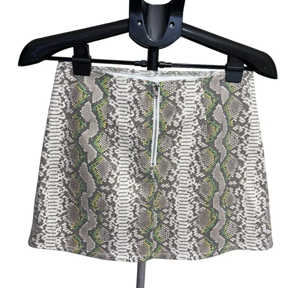 Honey Punch snakeskin mini skirt sz s - Image 2
