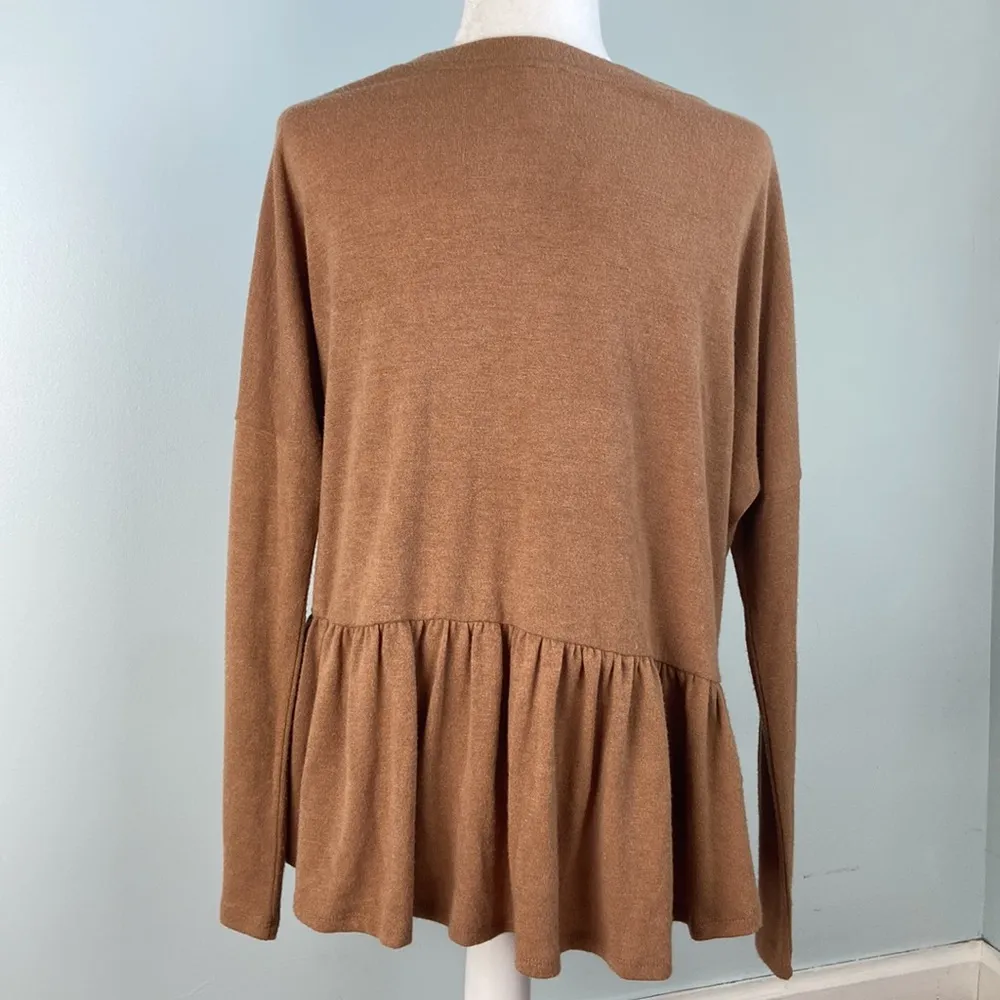 Peplum Hem Oversized Cardigan Sweater Neutral Minimalist Rayon Size Medium - Image 11