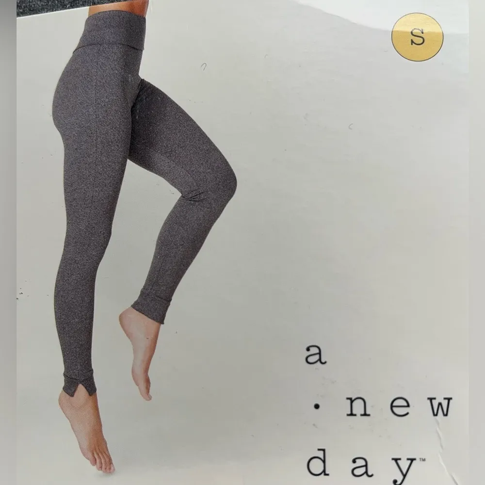 A New Day Gray Workout Leggings Stretch Fitted Fold-Over Waistband Size S NEW! - Image 4